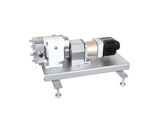 Bomba de lóbulos sanitária industrial em aço inox equipada com motor servo, projetada para aplicações de envase e dosagem de alta precisão